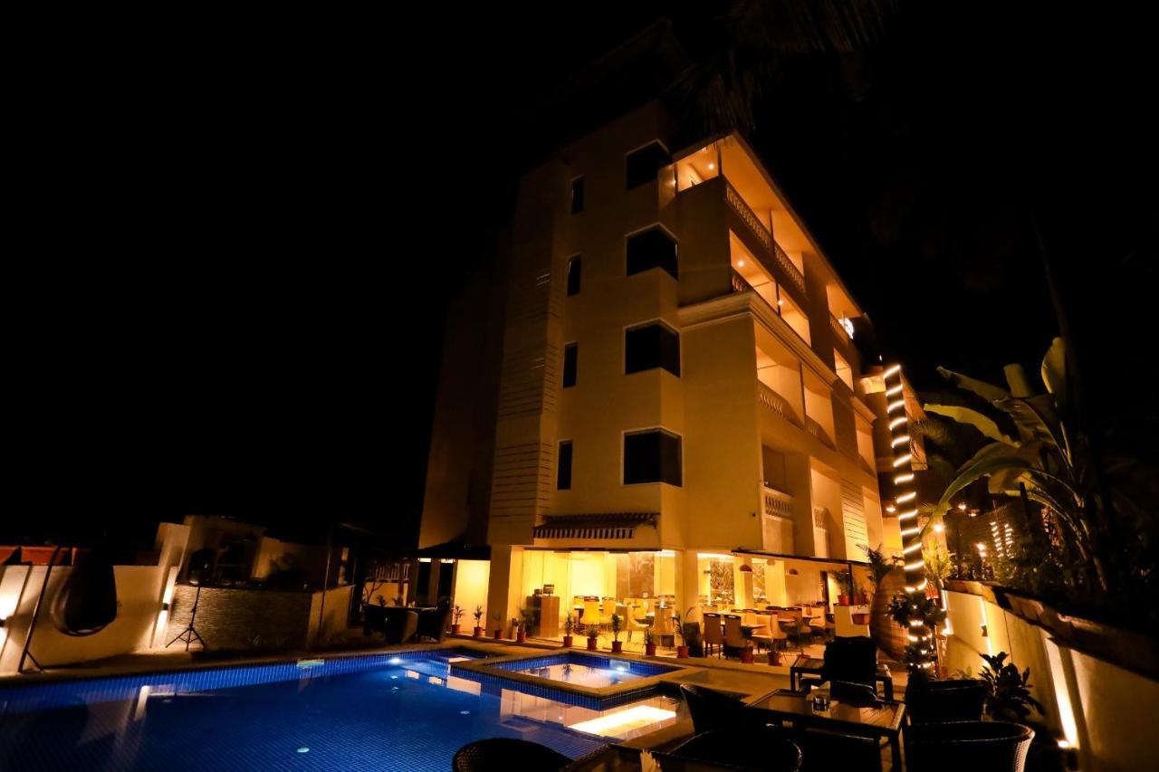 Calux Grand Baga - Formerly Amara Grand Exterior foto